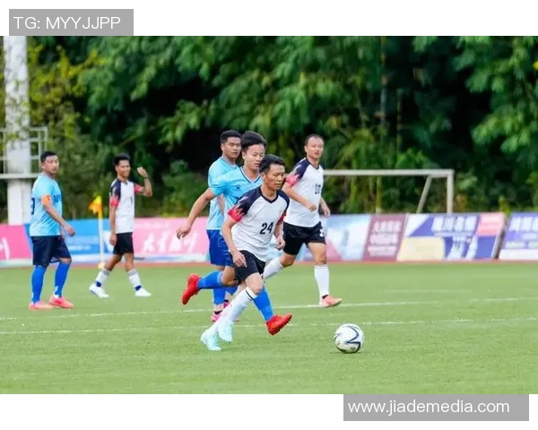 足球明星慷慨捐赠陇川足球场助力青少年体育发展与梦想实现