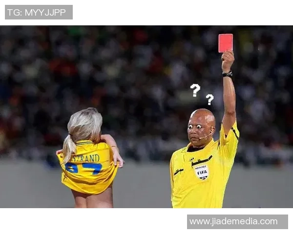 足球明星搞笑瞬间大合集让你捧腹大笑的精彩瞬间回顾